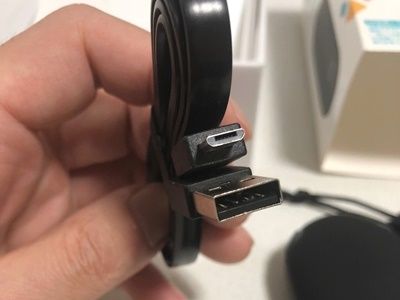 EFOS E1の充電ケーブル