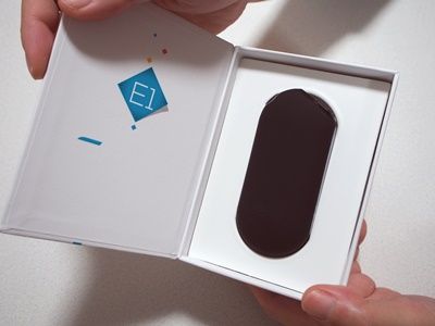 EFOS E1の箱を開けたところ